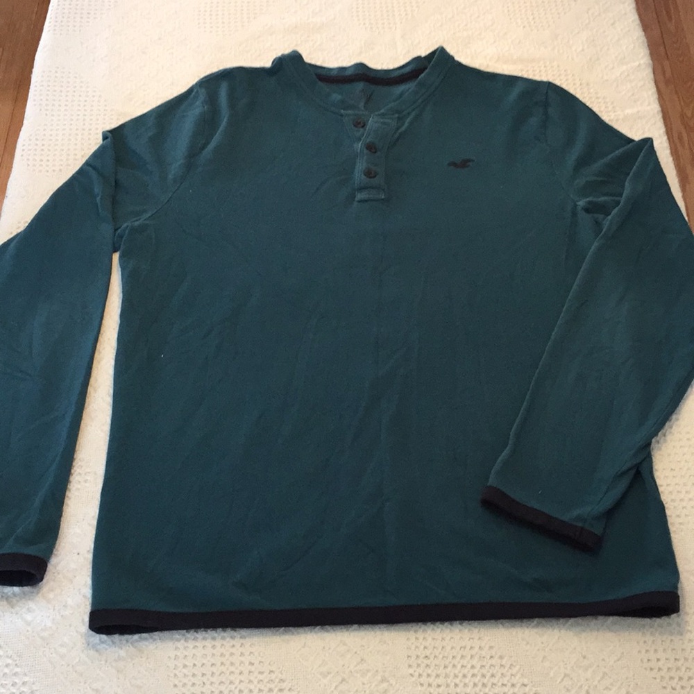 Men’s Hollister long sleeve shirt